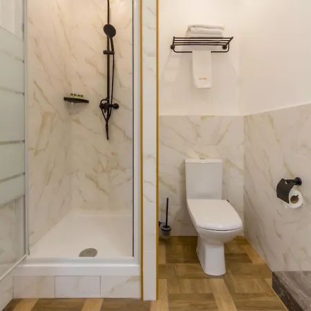 Dayflat On The Left Bank Апартаменти Київ