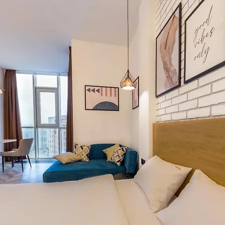 Dayflat On The Left Bank Апартаменти Київ